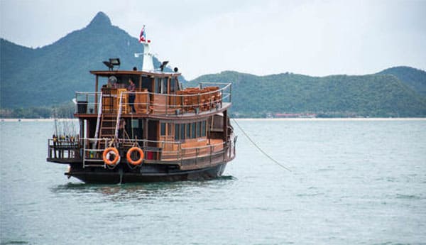 SEA CRUISE BOAT TRIP